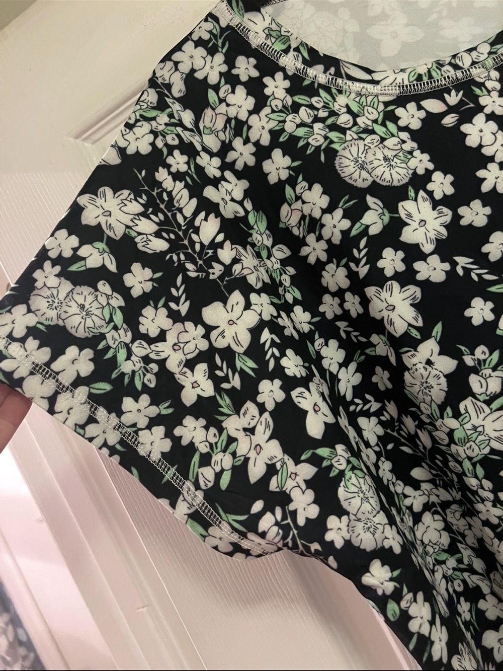 Never worn! Women's Black Floral Short Sleeve Top - Size XL - Picture 3 of 10